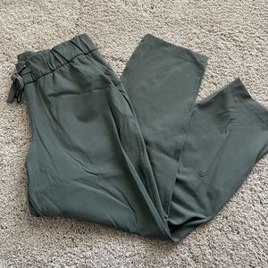 Lululemon On The Fly cropped pant